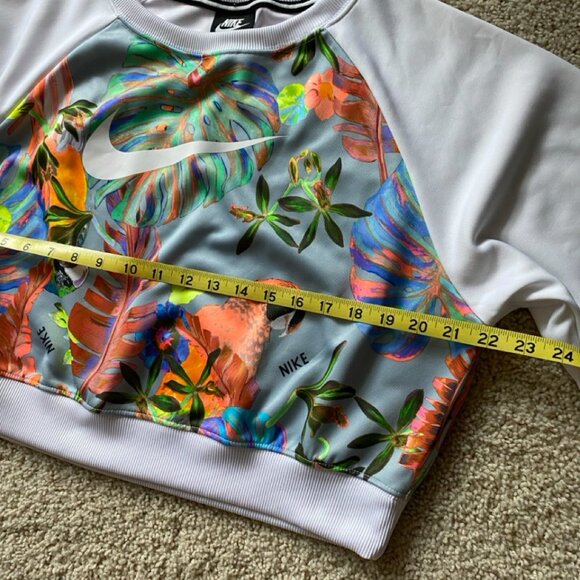 Nike Women's Large Floral Multi-Color Cropped Sweatshirt - NWOT - Picture 5 of 8